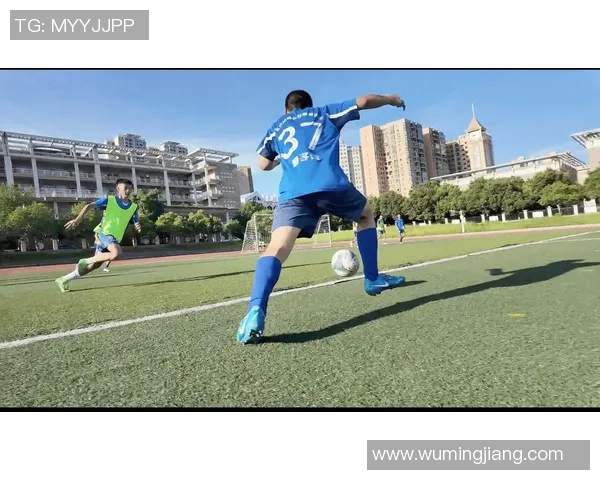 豹哥足球带你领略精彩赛事瞬间与球员背后的故事