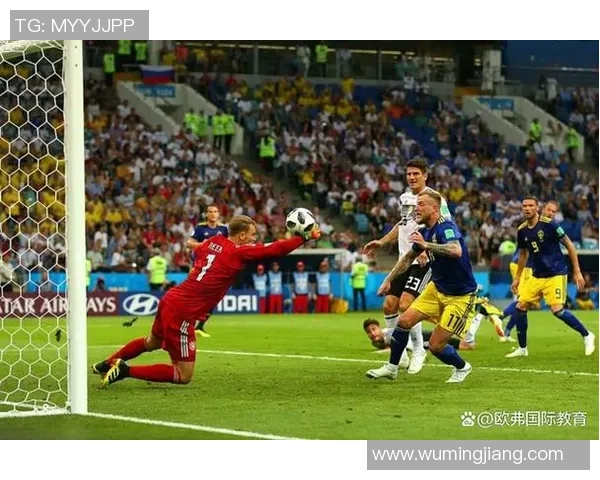 踢足球的英语表达及相关词汇的详细解析与使用技巧 踢足球的英语表达及相关词汇的详细解析与使用技巧